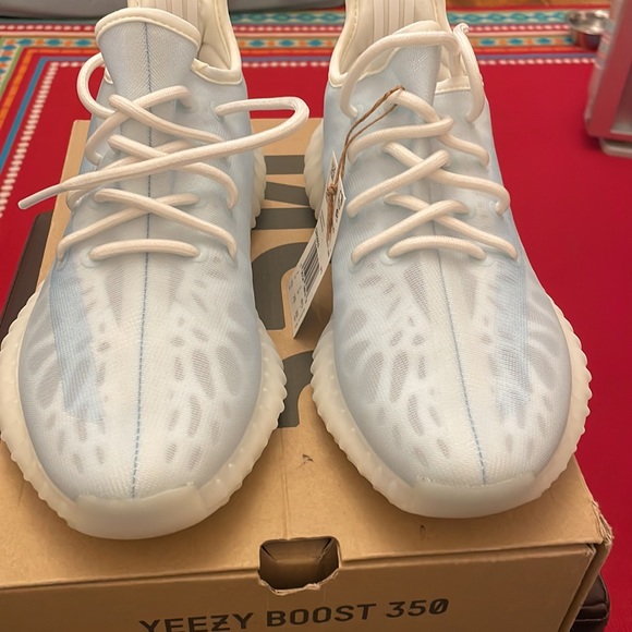 2021 Yeezy Boost 350 V2 'Mono Ice' brand new with tags and box - Picture 4 of 9